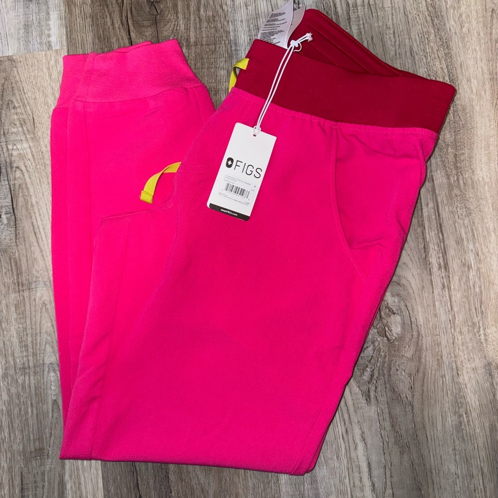 ⭐️NWT⭐️Figs Pink Joggers with Lime Green Strings